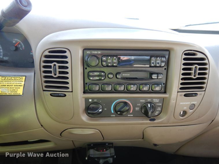 image for item DJ6742 2004 Ford F150  SuperCab pickup truck