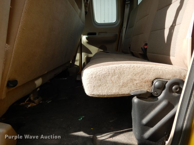 image for item DJ6742 2004 Ford F150  SuperCab pickup truck