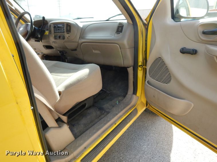 image for item DJ6742 2004 Ford F150  SuperCab pickup truck