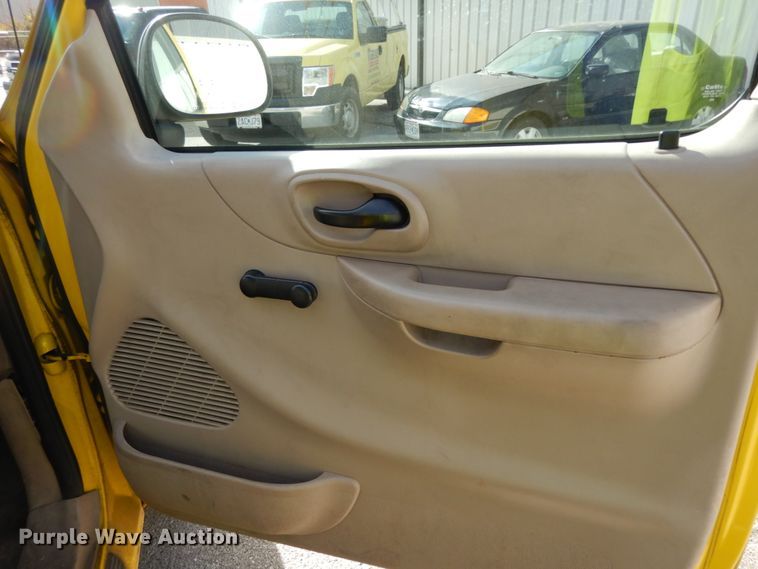 image for item DJ6742 2004 Ford F150  SuperCab pickup truck