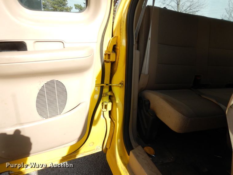 image for item DJ6742 2004 Ford F150  SuperCab pickup truck