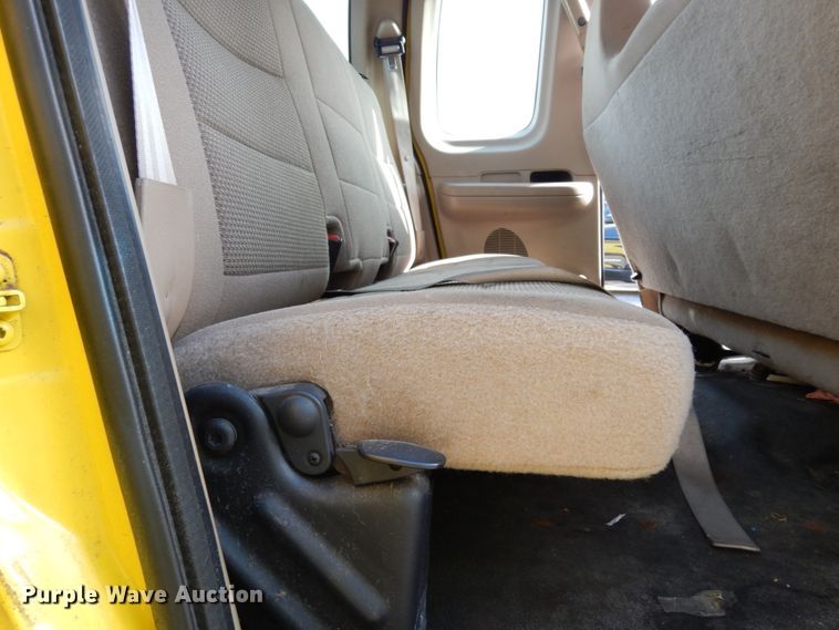 image for item DJ6742 2004 Ford F150  SuperCab pickup truck