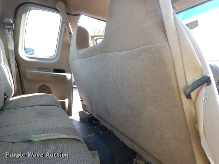 image for item DJ6742 2004 Ford F150  SuperCab pickup truck