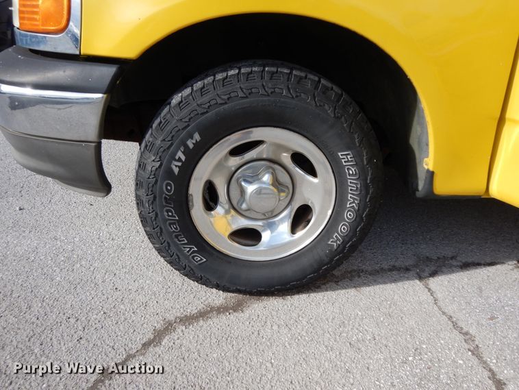 image for item DJ6742 2004 Ford F150  SuperCab pickup truck