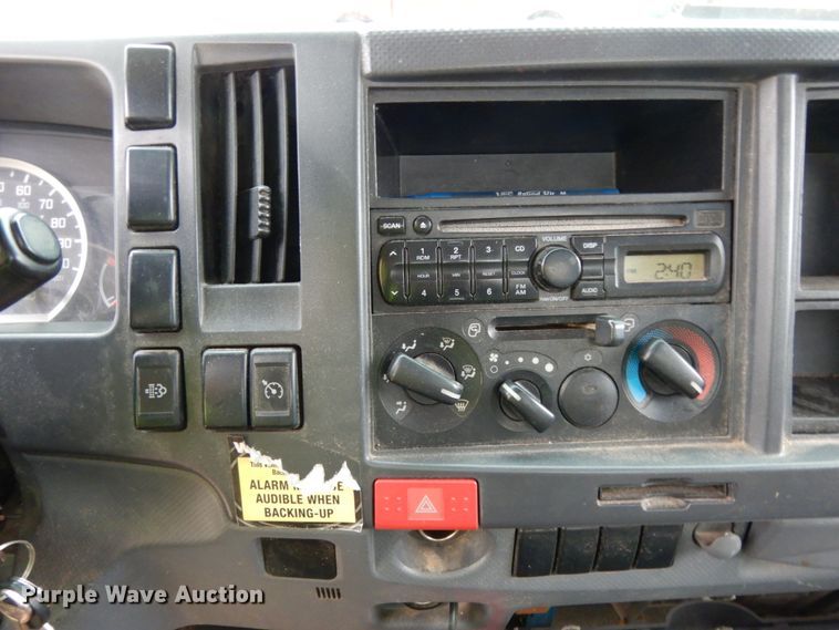 image for item DJ6743 2011 Isuzu NPR  box truck