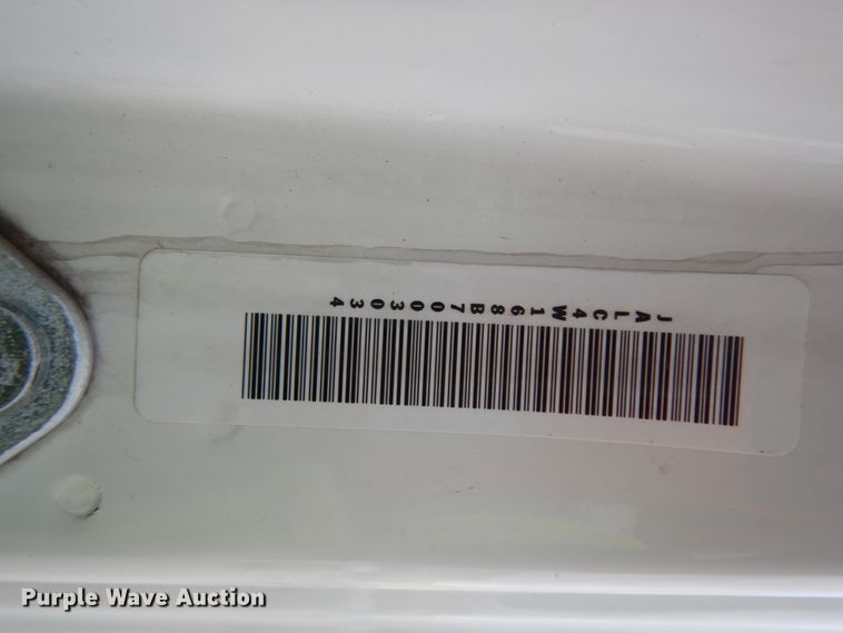 image for item DJ6743 2011 Isuzu NPR  box truck