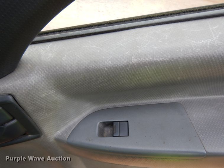 image for item DJ6743 2011 Isuzu NPR  box truck