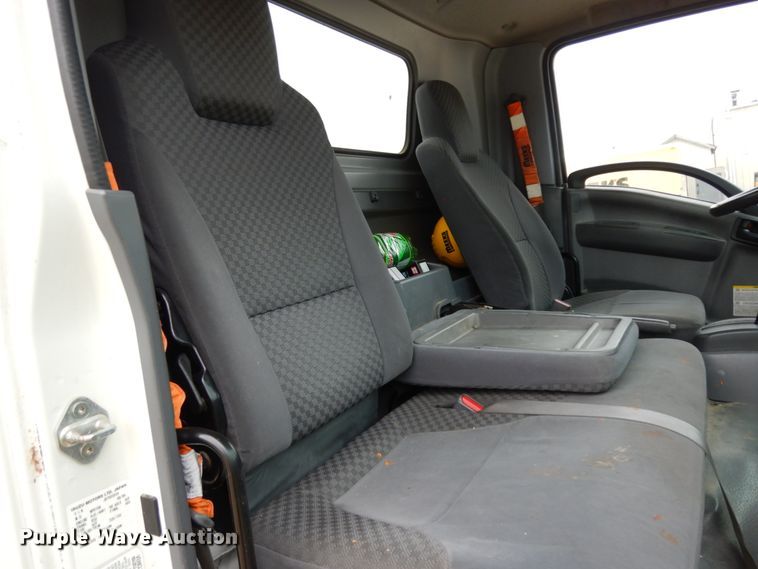 image for item DJ6743 2011 Isuzu NPR  box truck