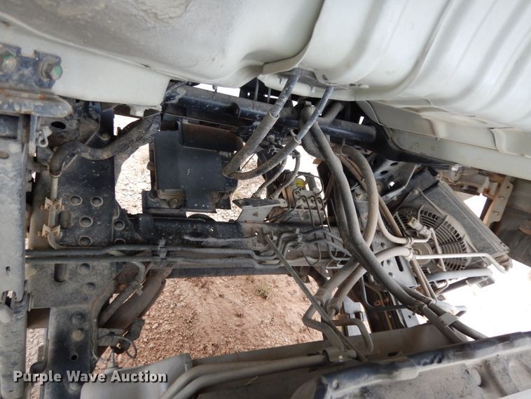 image for item DJ6743 2011 Isuzu NPR  box truck