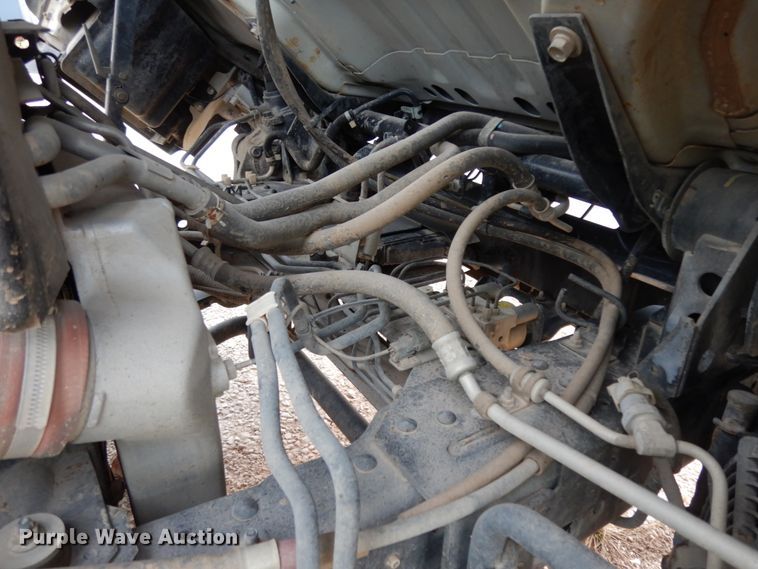 image for item DJ6743 2011 Isuzu NPR  box truck