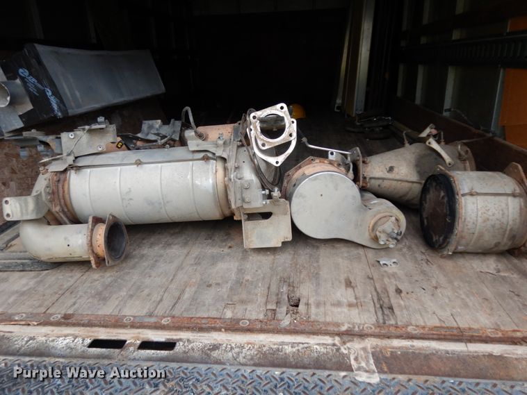 image for item DJ6743 2011 Isuzu NPR  box truck