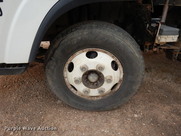 image for item DJ6743 2011 Isuzu NPR  box truck