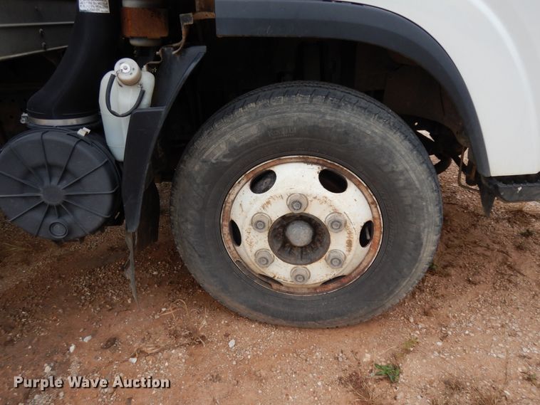 image for item DJ6743 2011 Isuzu NPR  box truck