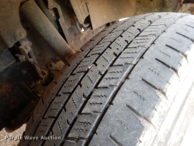 image for item DJ6743 2011 Isuzu NPR  box truck