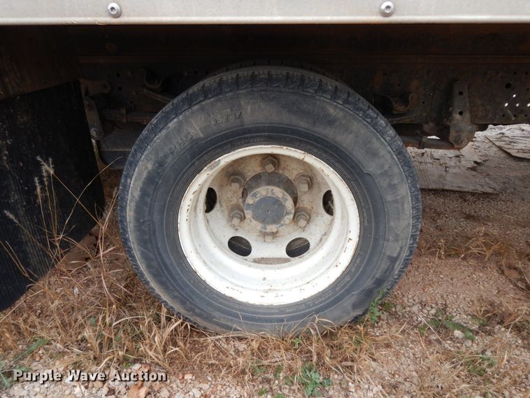 image for item DJ6743 2011 Isuzu NPR  box truck