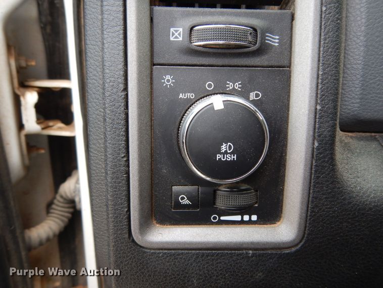 image for item DJ8081 2015 Dodge Ram 5500HD  Crew Cab flatbed truck