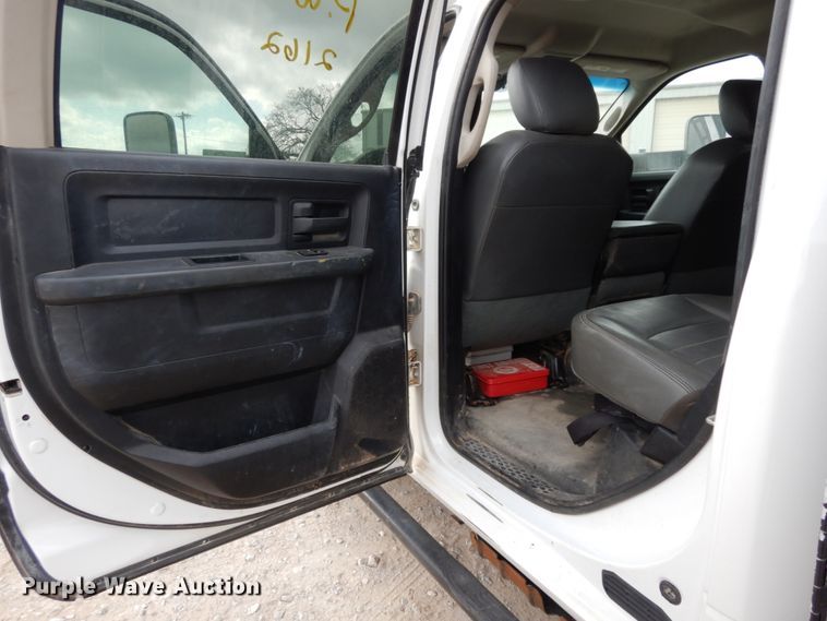 image for item DJ8081 2015 Dodge Ram 5500HD  Crew Cab flatbed truck