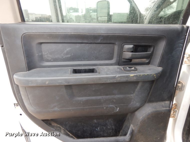 image for item DJ8081 2015 Dodge Ram 5500HD  Crew Cab flatbed truck