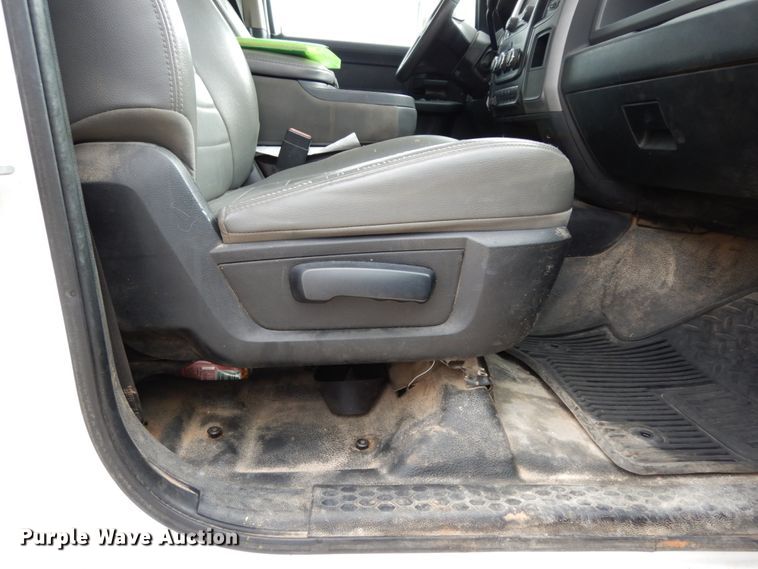 image for item DJ8081 2015 Dodge Ram 5500HD  Crew Cab flatbed truck