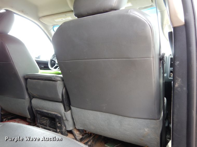 image for item DJ8081 2015 Dodge Ram 5500HD  Crew Cab flatbed truck