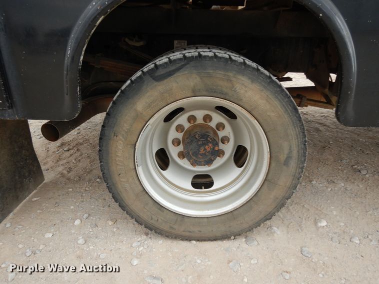 image for item DJ8081 2015 Dodge Ram 5500HD  Crew Cab flatbed truck