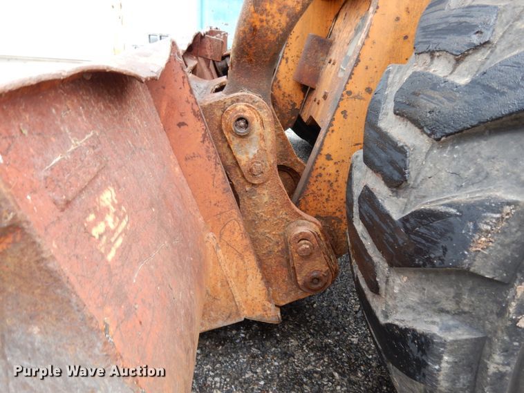 image for item DJ8124 Case 90XT  skid steer loader