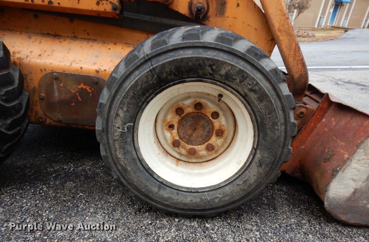 image for item DJ8124 Case 90XT  skid steer loader