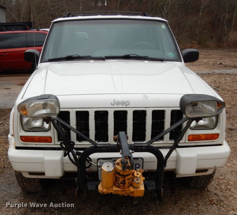 image for item DJ8129 1999 Jeep Cherokee  SUV