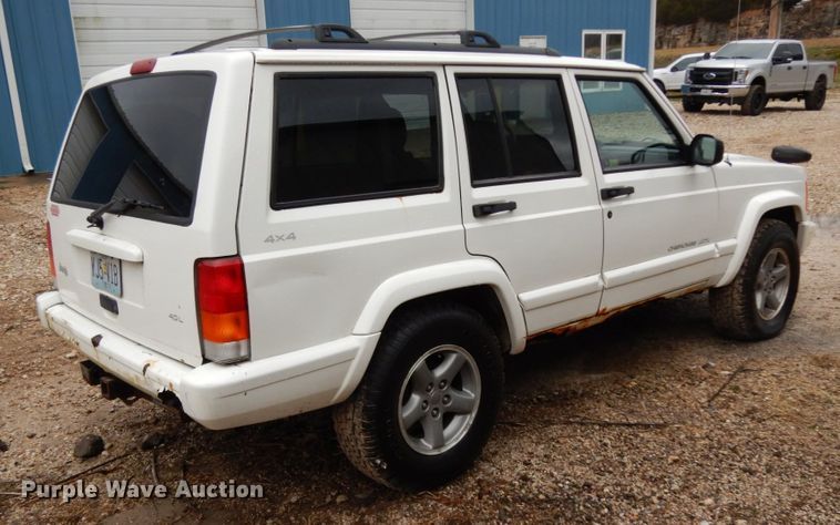 image for item DJ8129 1999 Jeep Cherokee  SUV