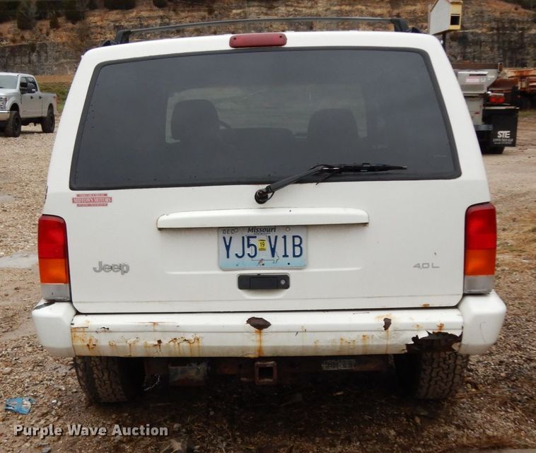 image for item DJ8129 1999 Jeep Cherokee  SUV