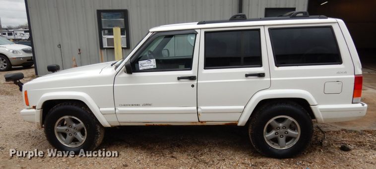 image for item DJ8129 1999 Jeep Cherokee  SUV