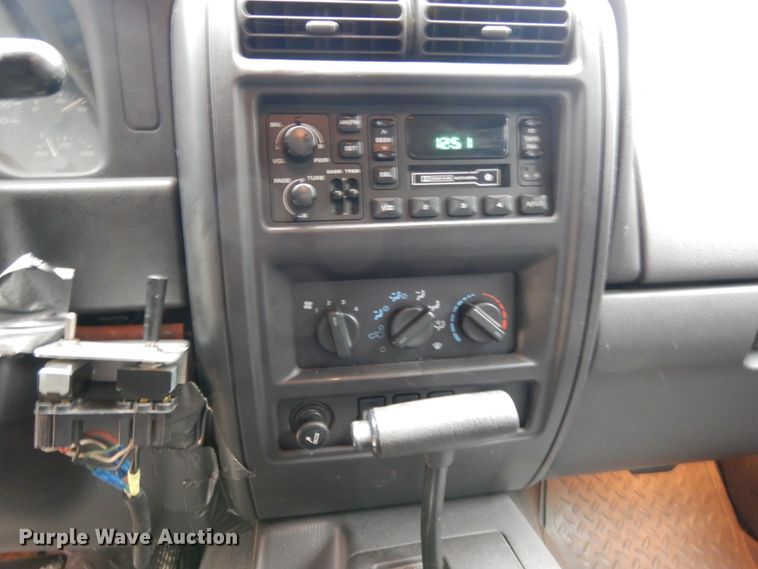 image for item DJ8129 1999 Jeep Cherokee  SUV