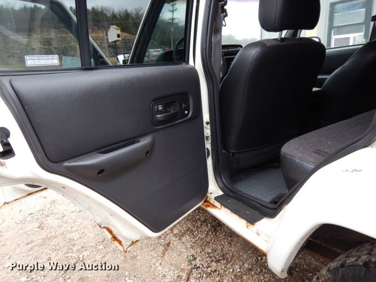 image for item DJ8129 1999 Jeep Cherokee  SUV