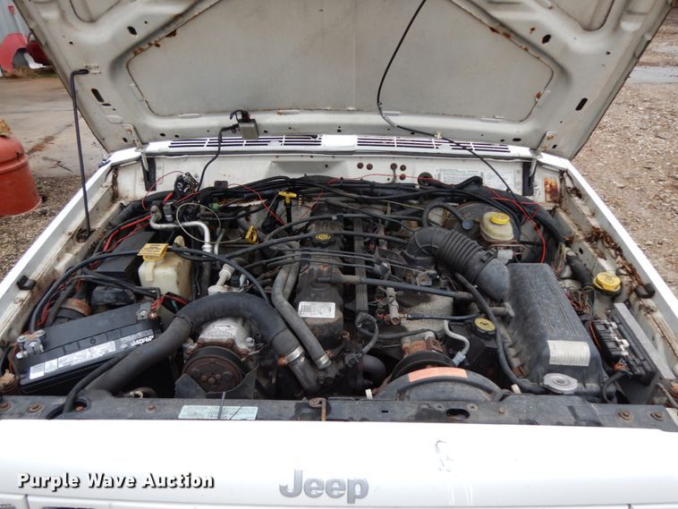 image for item DJ8129 1999 Jeep Cherokee  SUV