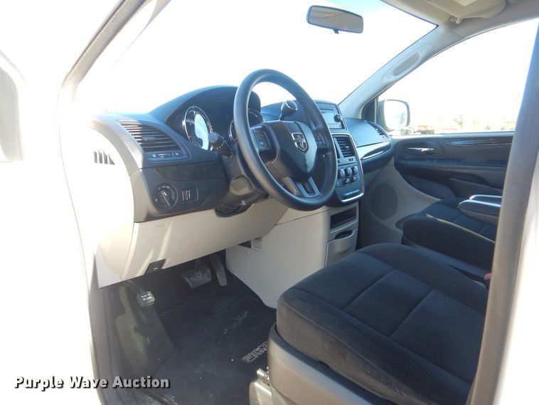 image for item DJ8532 2012 Dodge Grand Caravan  van