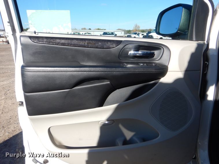 image for item DJ8532 2012 Dodge Grand Caravan  van