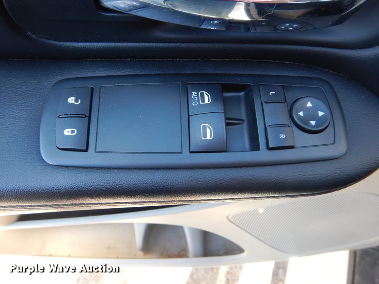 image for item DJ8532 2012 Dodge Grand Caravan  van