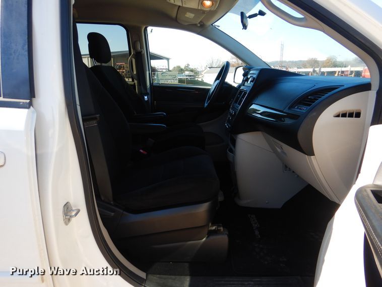 image for item DJ8532 2012 Dodge Grand Caravan  van