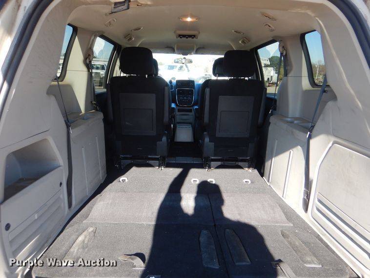 image for item DJ8532 2012 Dodge Grand Caravan  van