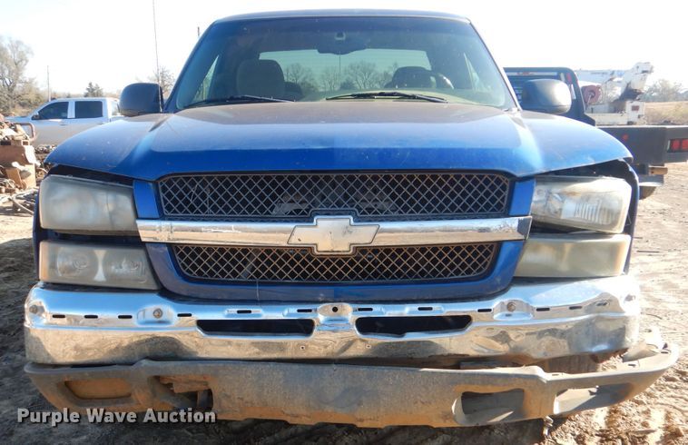 image for item DJ8563 2004 Chevrolet Silverado 1500  Ext. Cab pickup truck