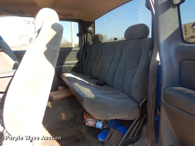 image for item DJ8563 2004 Chevrolet Silverado 1500  Ext. Cab pickup truck