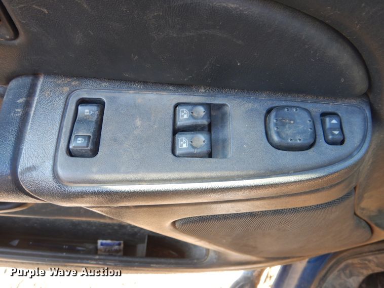 image for item DJ8563 2004 Chevrolet Silverado 1500  Ext. Cab pickup truck