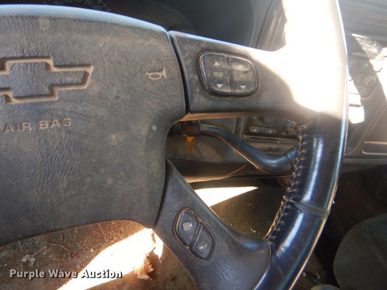 image for item DJ8563 2004 Chevrolet Silverado 1500  Ext. Cab pickup truck