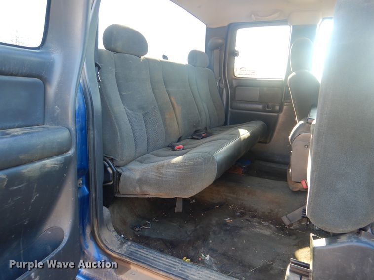 image for item DJ8563 2004 Chevrolet Silverado 1500  Ext. Cab pickup truck