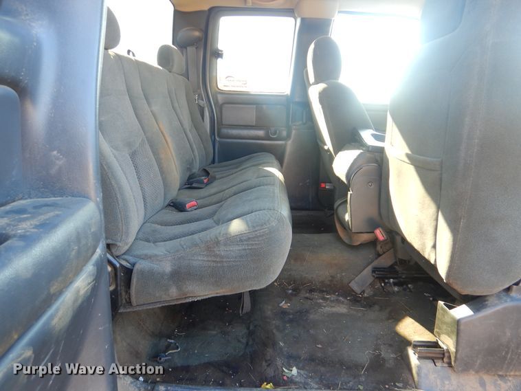 image for item DJ8563 2004 Chevrolet Silverado 1500  Ext. Cab pickup truck