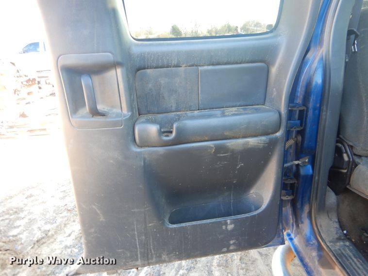 image for item DJ8563 2004 Chevrolet Silverado 1500  Ext. Cab pickup truck