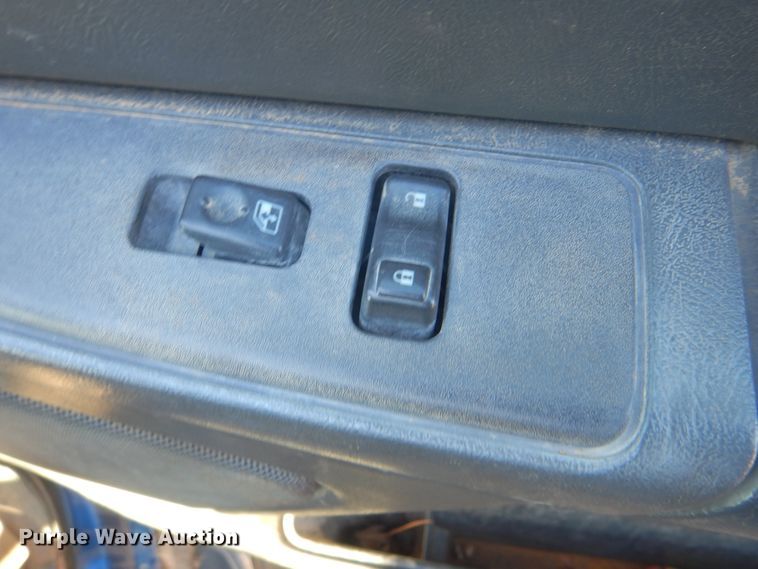 image for item DJ8563 2004 Chevrolet Silverado 1500  Ext. Cab pickup truck