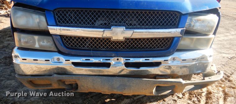 image for item DJ8563 2004 Chevrolet Silverado 1500  Ext. Cab pickup truck