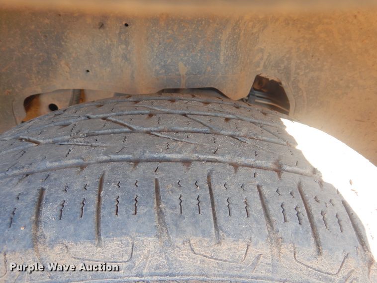 image for item DJ8563 2004 Chevrolet Silverado 1500  Ext. Cab pickup truck