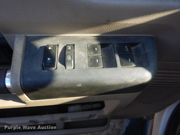 image for item DJ8564 2008 Ford F550 Super Duty XL  Crew Cab flatbed truck